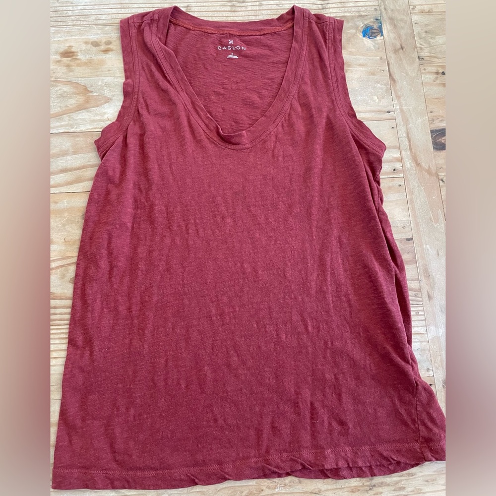 Caslon V-neck Muscle Tank - M Rust